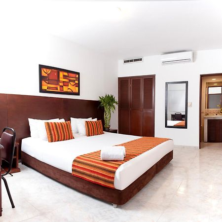 Tama Hotel Granada Real Cali Bagian luar foto