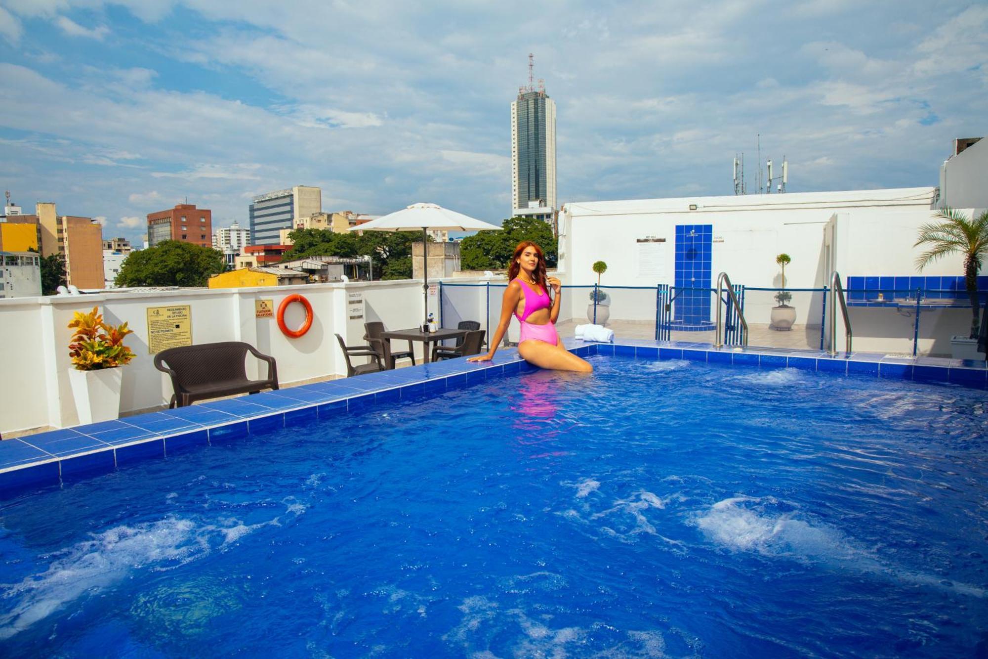 Tama Hotel Granada Real Cali Bagian luar foto