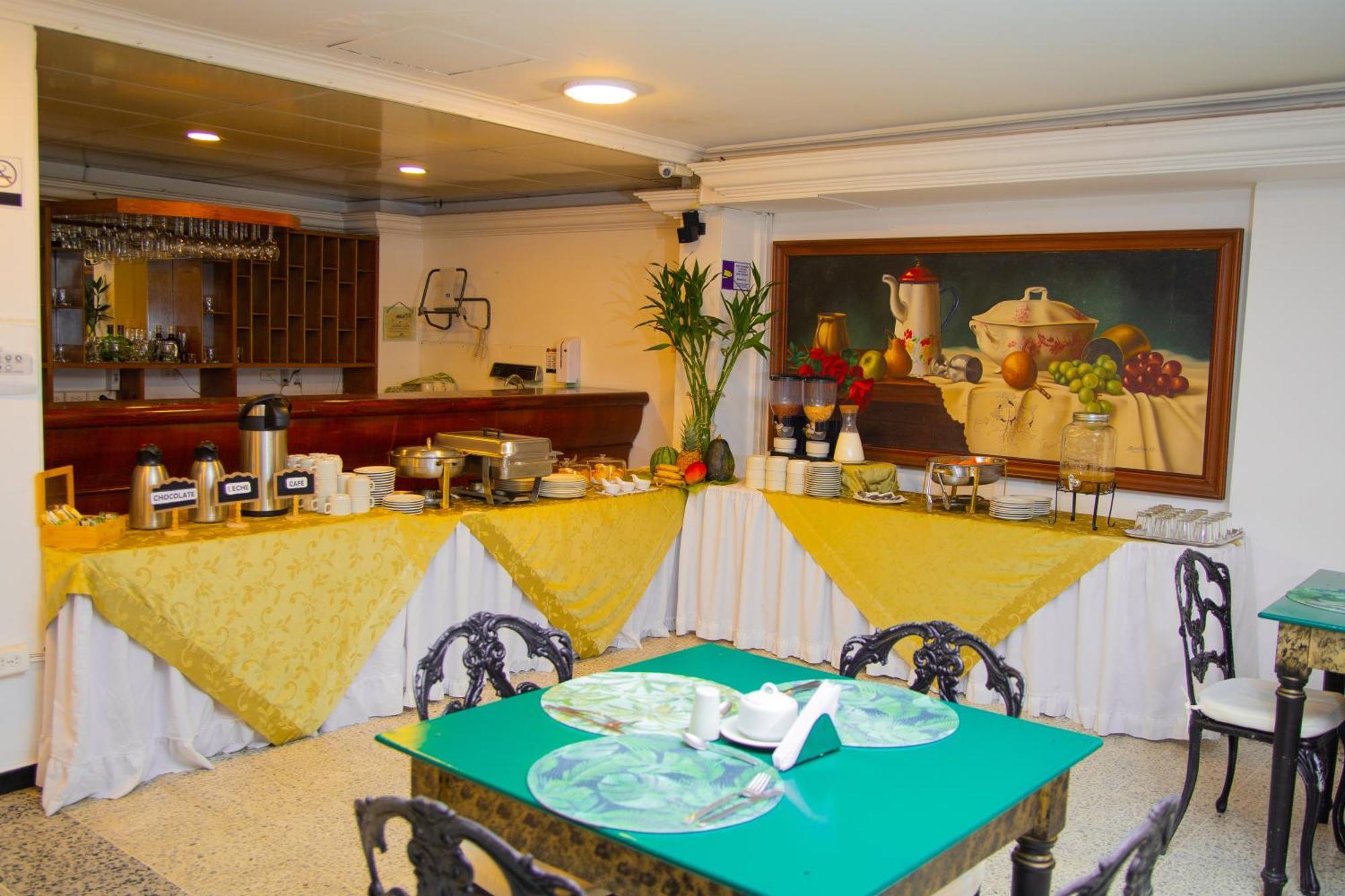 Tama Hotel Granada Real Cali Bagian luar foto