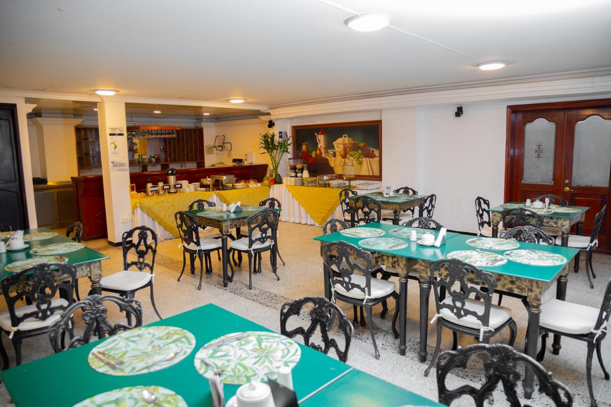 Tama Hotel Granada Real Cali Bagian luar foto