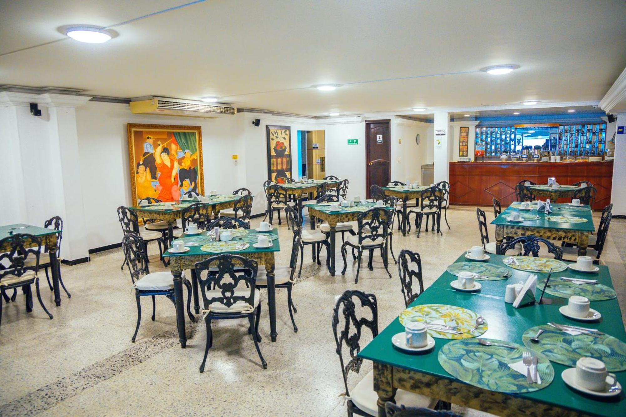 Tama Hotel Granada Real Cali Bagian luar foto