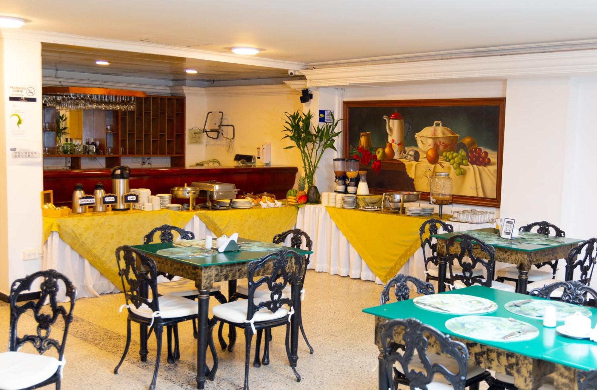 Tama Hotel Granada Real Cali Bagian luar foto
