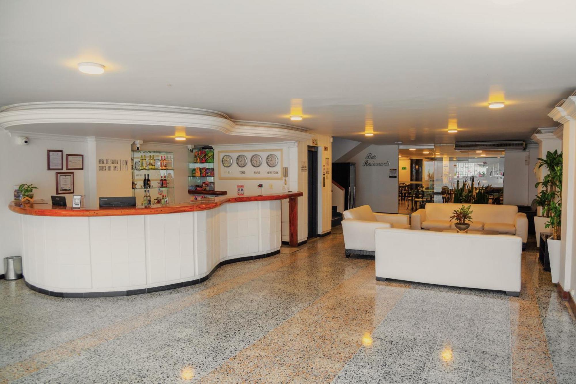 Tama Hotel Granada Real Cali Bagian luar foto