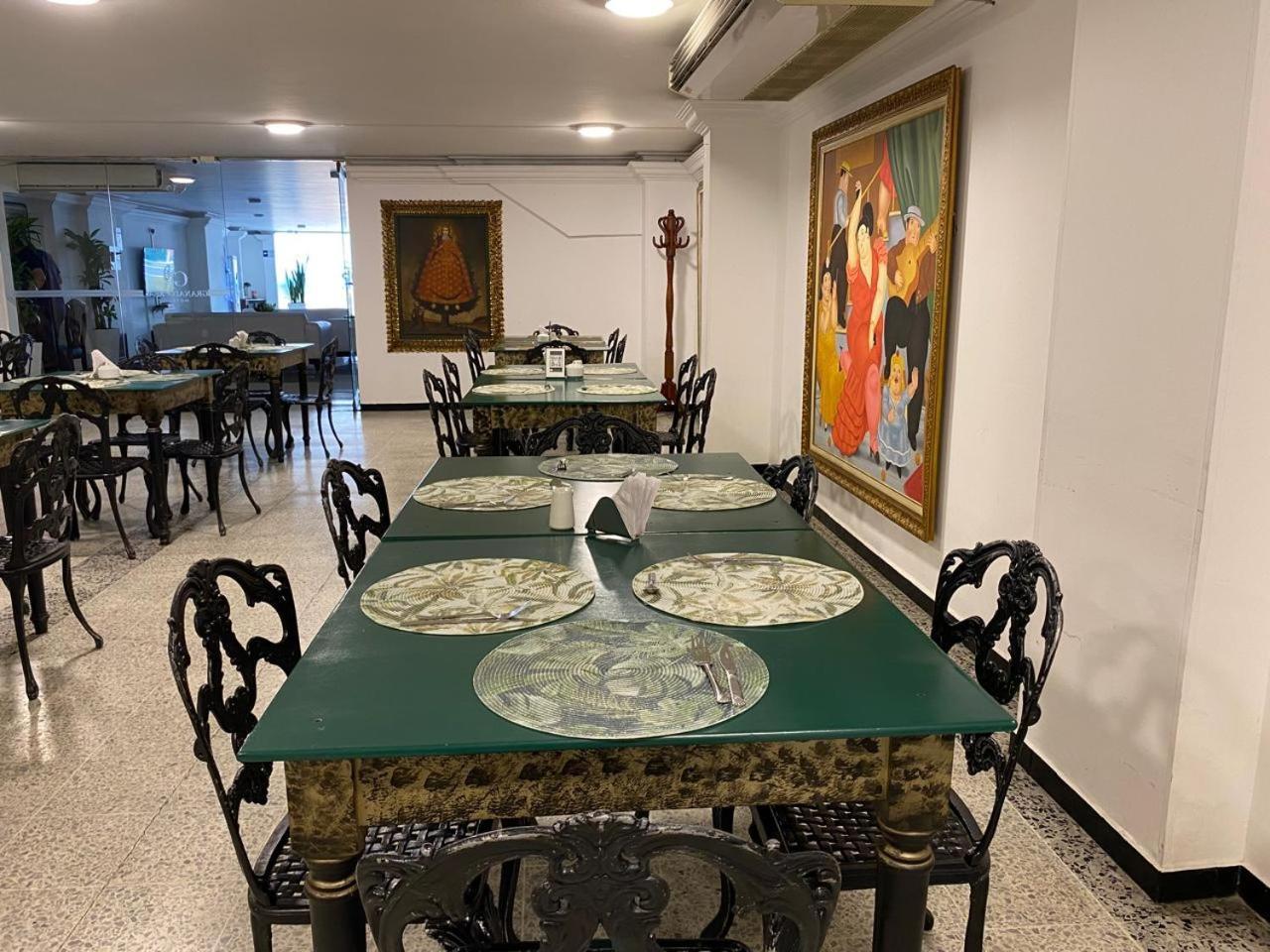 Tama Hotel Granada Real Cali Bagian luar foto