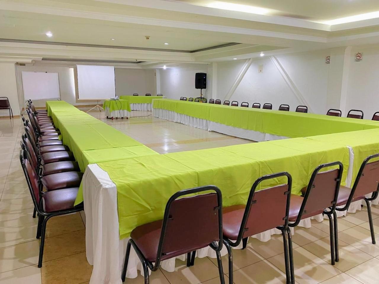 Tama Hotel Granada Real Cali Bagian luar foto