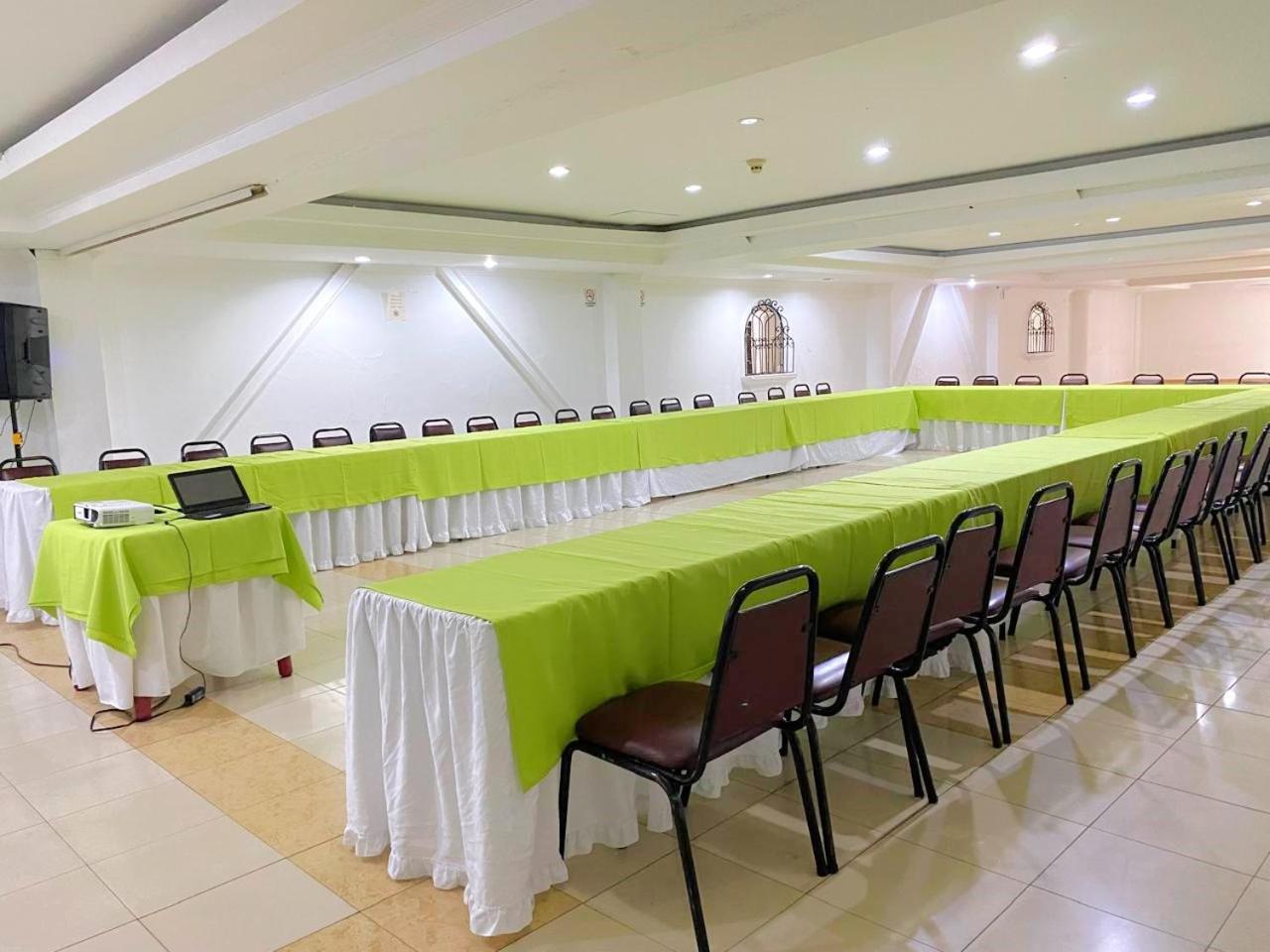 Tama Hotel Granada Real Cali Bagian luar foto