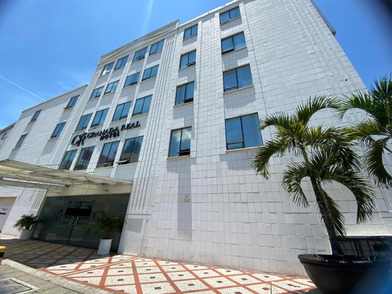 Tama Hotel Granada Real Cali Bagian luar foto