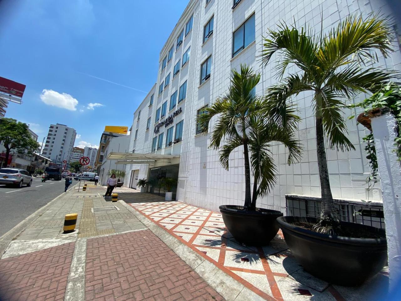 Tama Hotel Granada Real Cali Bagian luar foto