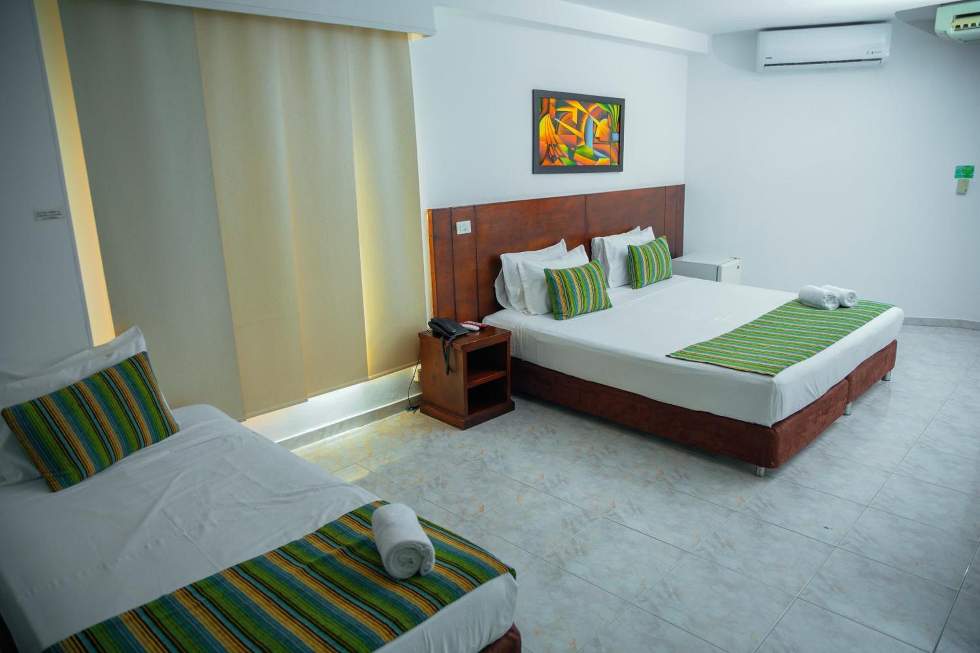 Tama Hotel Granada Real Cali Bagian luar foto