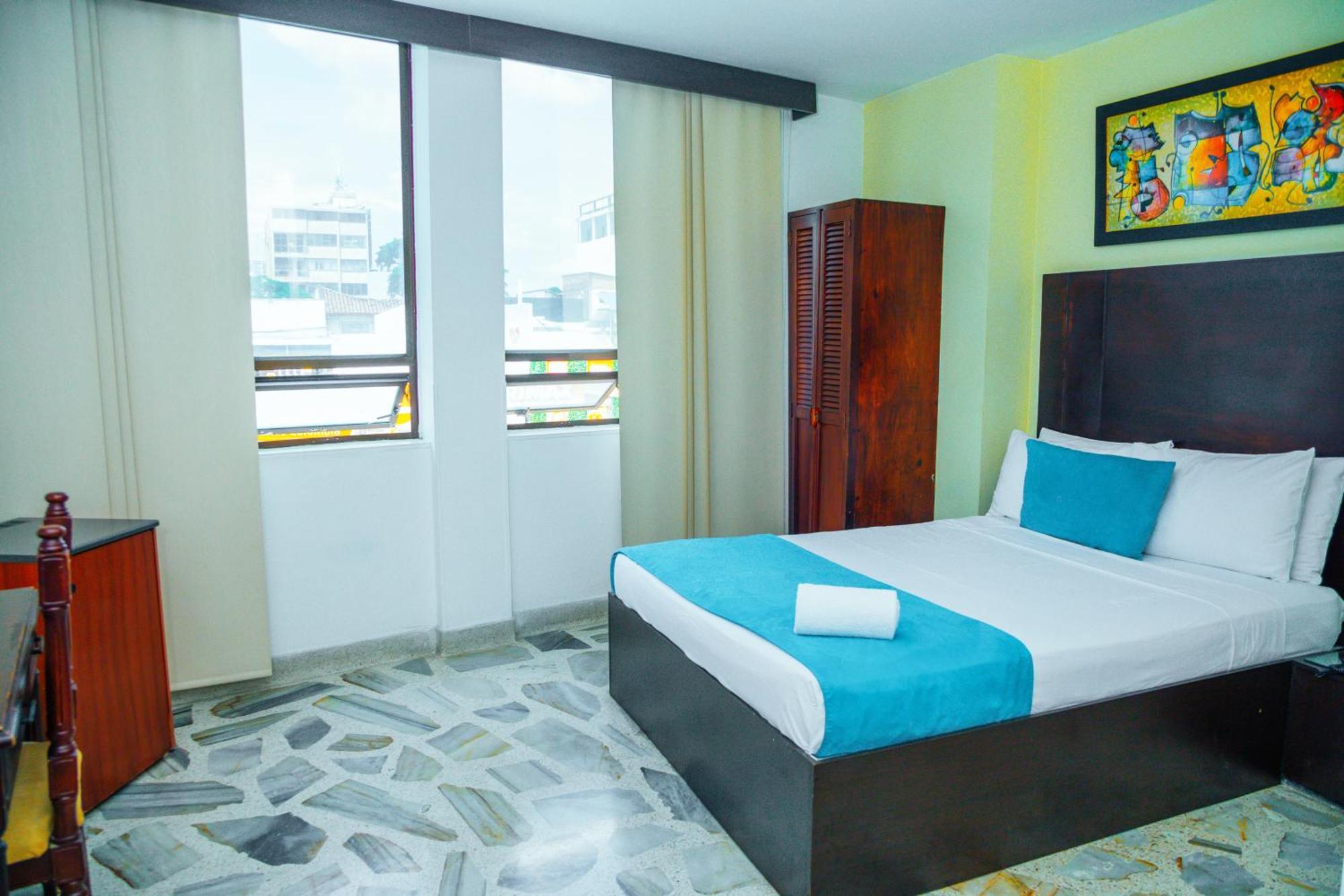 Tama Hotel Granada Real Cali Bagian luar foto