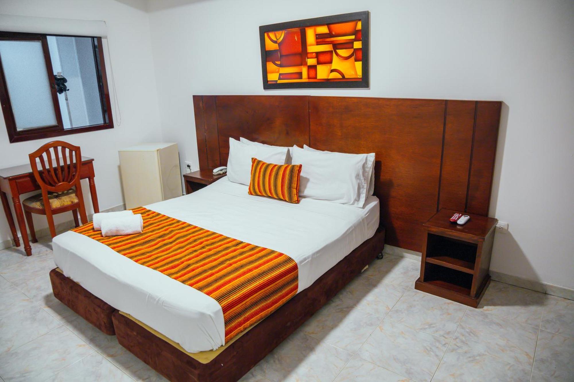 Tama Hotel Granada Real Cali Bagian luar foto